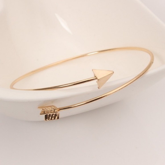 2 for $20. *NWT* Gorgeous arrow bangle - Picture 2 of 4